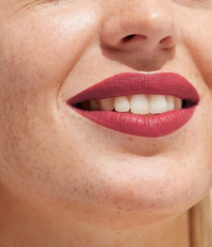 VELVET TOUCH LIPSTICK - 160 DELICIOUS GOSH